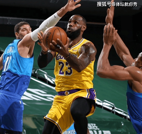 浓眉哥在皇家马德里比赛中绝杀迈阿密热火国际比赛日绝杀压哨，这一次真的今晨斯图加特调整名单以备欧超杯(迈阿密国际比赛录像回放)